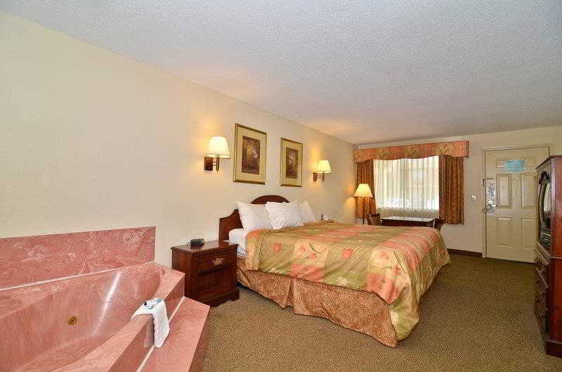 Econo Lodge Inn & Suites Fort Oglethorpe Exteriér fotografie